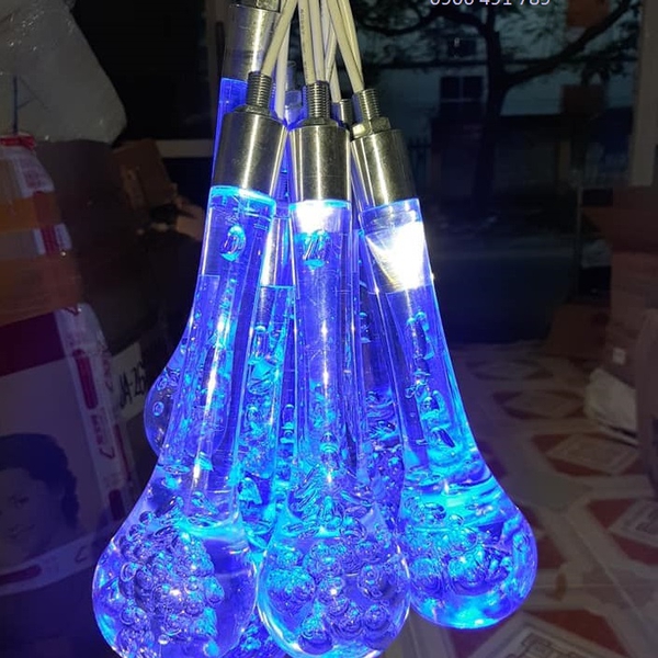 Đèn led giọt nước ánh sáng màu xanh