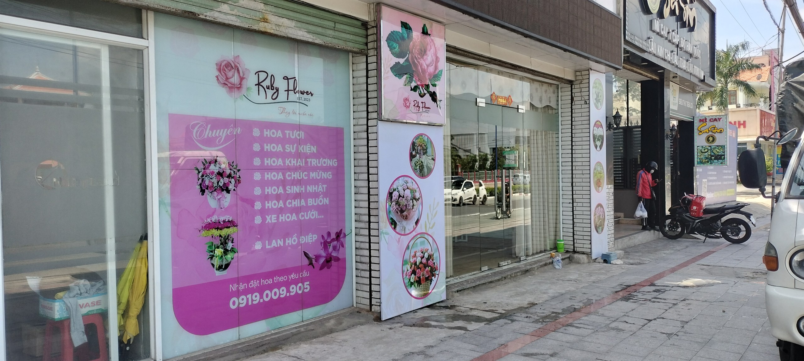 Thi công bảng hiệu Showroom | Quảng cáo nội thất Tín Nghĩa
