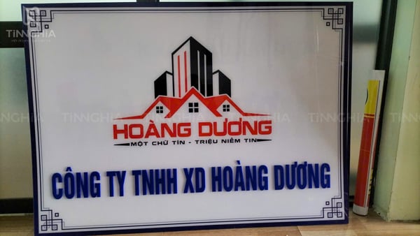 Bảng hiệu công ty Mica đẹp bền, nhiều màu sắc