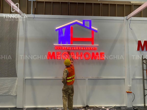 Chữ nổi Mica đèn LED làm bảng hiệu, biển decor