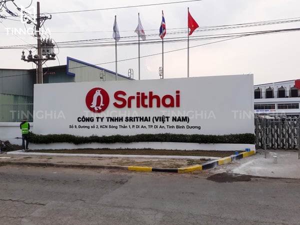 Chữ nổi mica làm bảng hiệu, logo doanh nghiệp