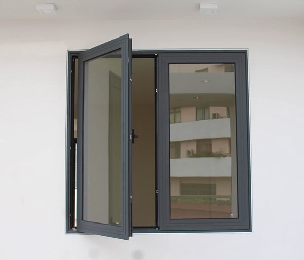 Lắp đặt cửa sổ kính cường lực Bình Dương