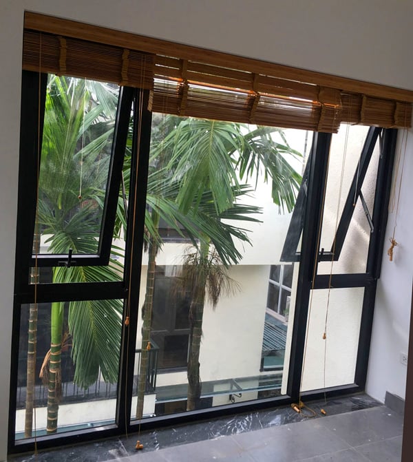 Lắp đặt cửa sổ kính cường lực Bình Dương