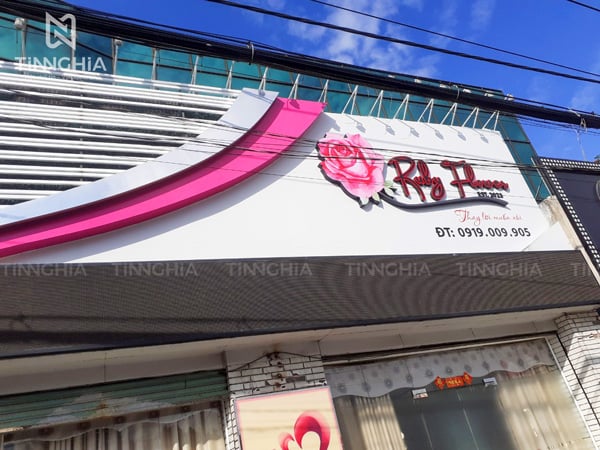 Thi công bảng hiệu Showroom | Quảng cáo nội thất Tín Nghĩa