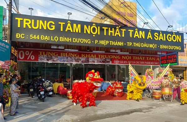 Thi công bảng hiệu Showroom