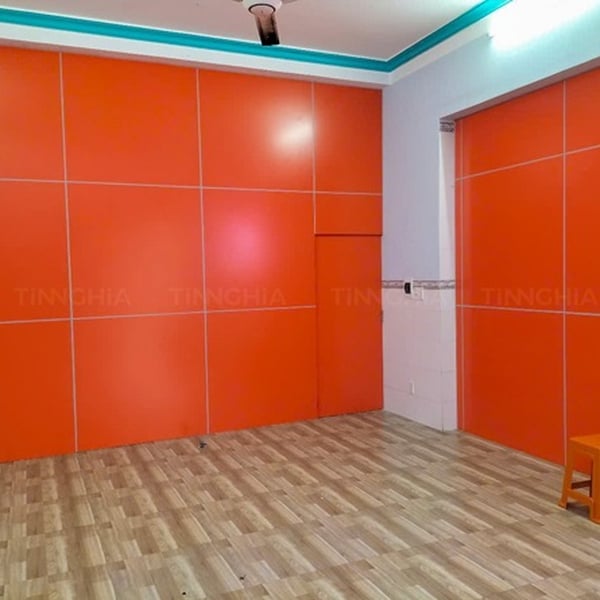 VÁCH NGĂN ALU VĂN PHÒNG | THI CÔNG KẾT HỢP CHỮ NỔI VÀ NỘI THẤT