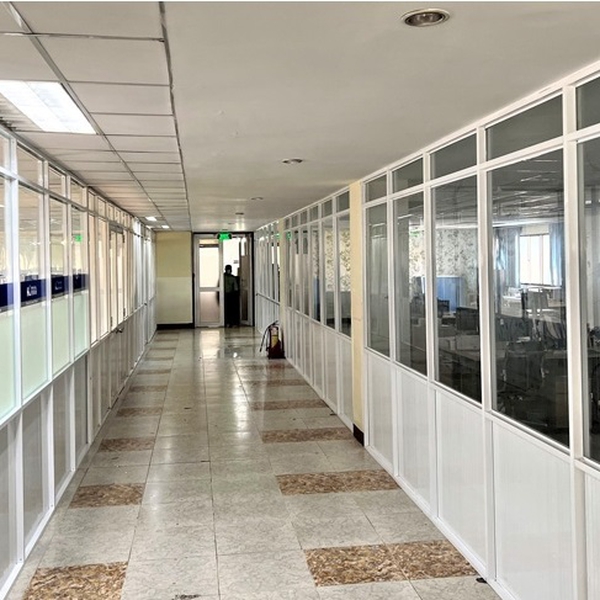 Cửa kính cường lực đẹp - thi công trọn gói