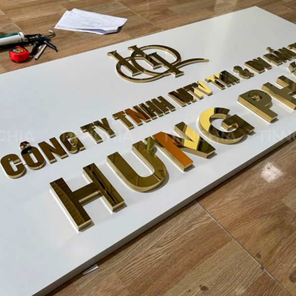 Bảng hiệu alu chữ nổi inox