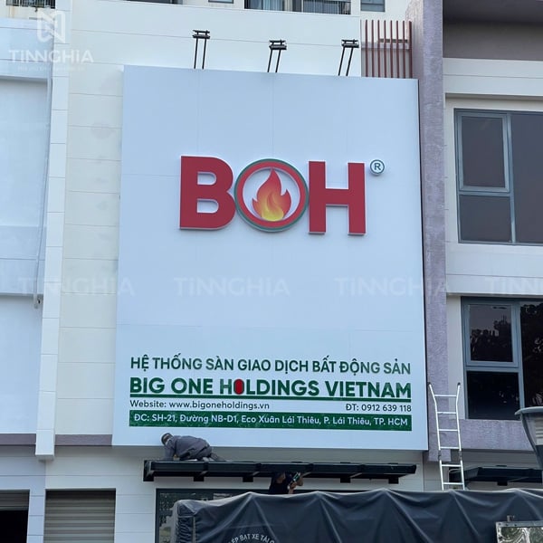 Bảng hiệu alu chữ nổi mica