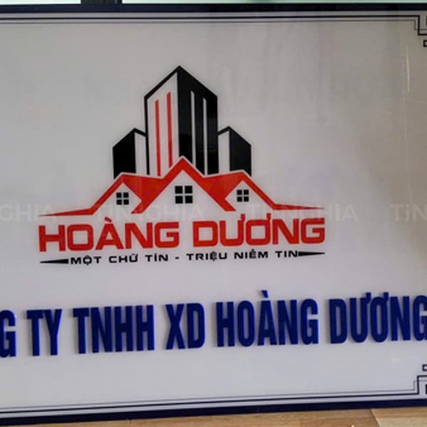 Bảng hiệu công ty Mica đẹp bền, nhiều màu sắc