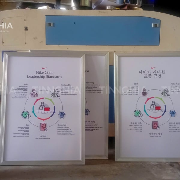 Thi công bảng mica tại công ty