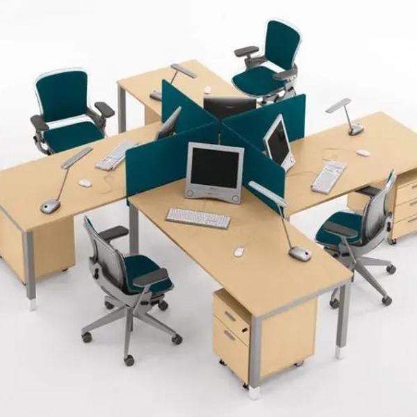 Bàn cụm 4 người có phù hợp với doanh nghiệp sản xuất