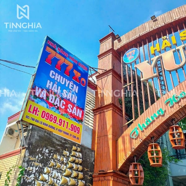 Hộp đèn căng bạt