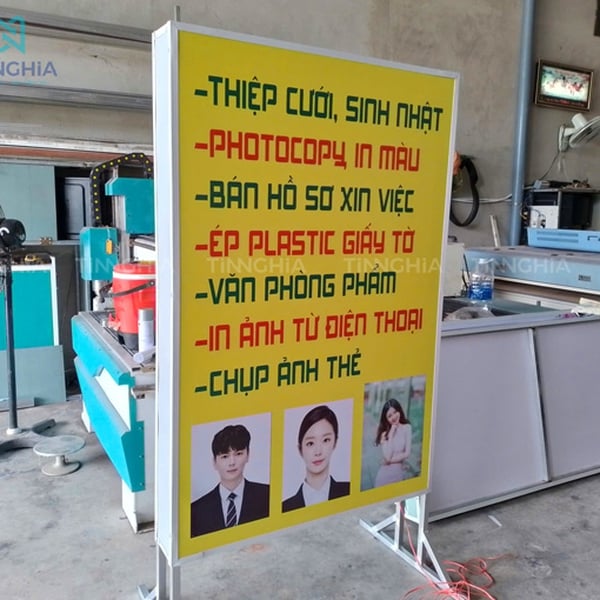 Hộp đèn căng bạt