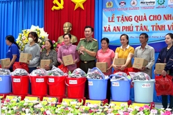 CÂN HOA SEN ĐỒNG HÀNH CÙNG AN PHÚ TÂN – TRAO 190 PHẦN QUÀ, LAN TỎA YÊU THƯƠNG ❤️