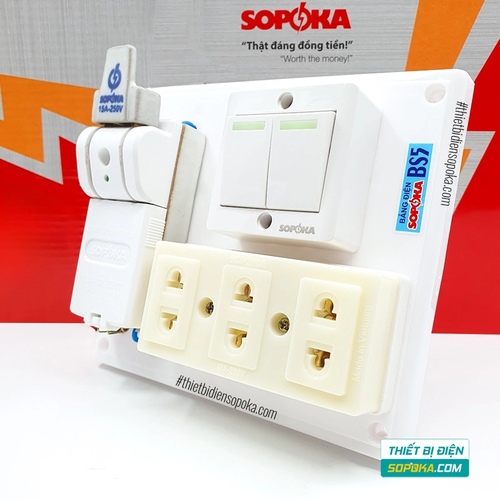 Bảng Điện 2 Công Tắc 3 Lỗ Cắm Cầu Dao Sứ 15A 2200W 10A BS5 SOPOKA
