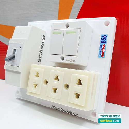Bảng Điện 2 Công Tắc 3 Lỗ Cắm 2200W 10A BS6 SOPOKA