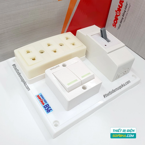 Bảng Điện 2 Công Tắc 3 Lỗ Cắm 2200W 10A BS6 SOPOKA