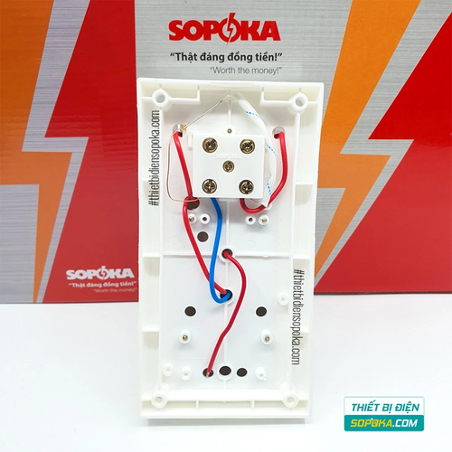 Bảng Điện 1 Công Tắc 1 Lỗ Cắm Có Cầu Chì 2200W 10A BS1 SOPOKA