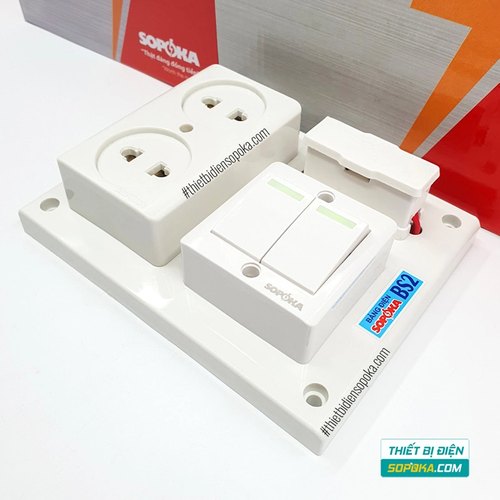 Bảng Điện 2 Công Tắc 2 Lỗ Cắm 2200W 10A BS2 SOPOKA
