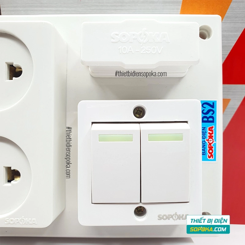 Bảng Điện 2 Công Tắc 2 Lỗ Cắm 2200W 10A BS2 SOPOKA