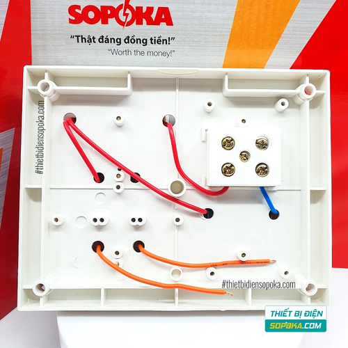 Bảng Điện 2 Công Tắc 2 Lỗ Cắm 2200W 10A BS2 SOPOKA