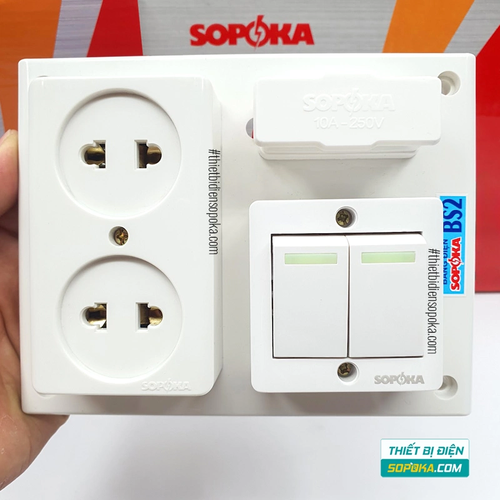 Bảng Điện 2 Công Tắc 2 Lỗ Cắm 2200W 10A BS2 SOPOKA
