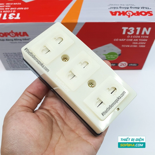 Ổ Cắm Điện 3 Lỗ Gắn Táp Lô Có Màn Che 2200W 10A T31N SOPOKA