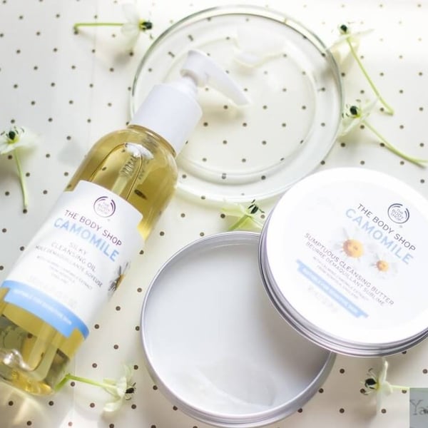 Dầu tẩy trang Camomile Silky Cleansing OiI 