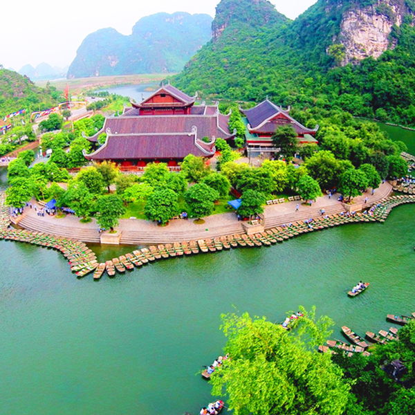 Tour 1 ngày Chùa Tam Chúc – Đầm Vân Long