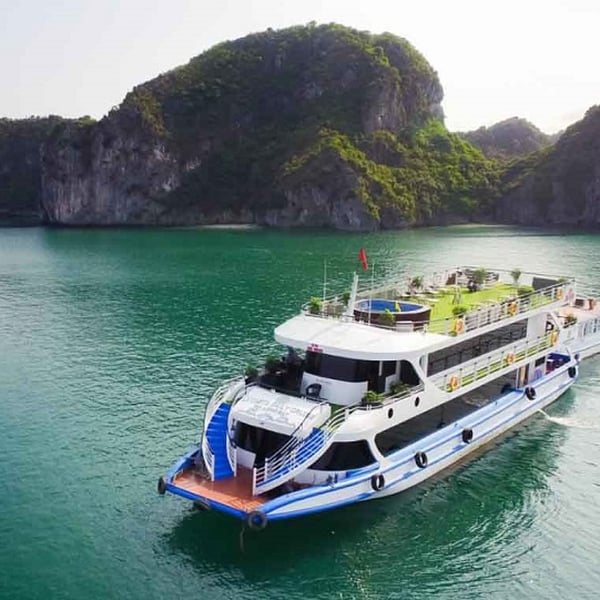 Du Thuyền Ngày La Casta