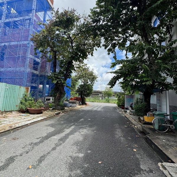 Bán đất mặt tiền đường số khu Sadeco ven sông, Phường Tân Hưng, Quận 7