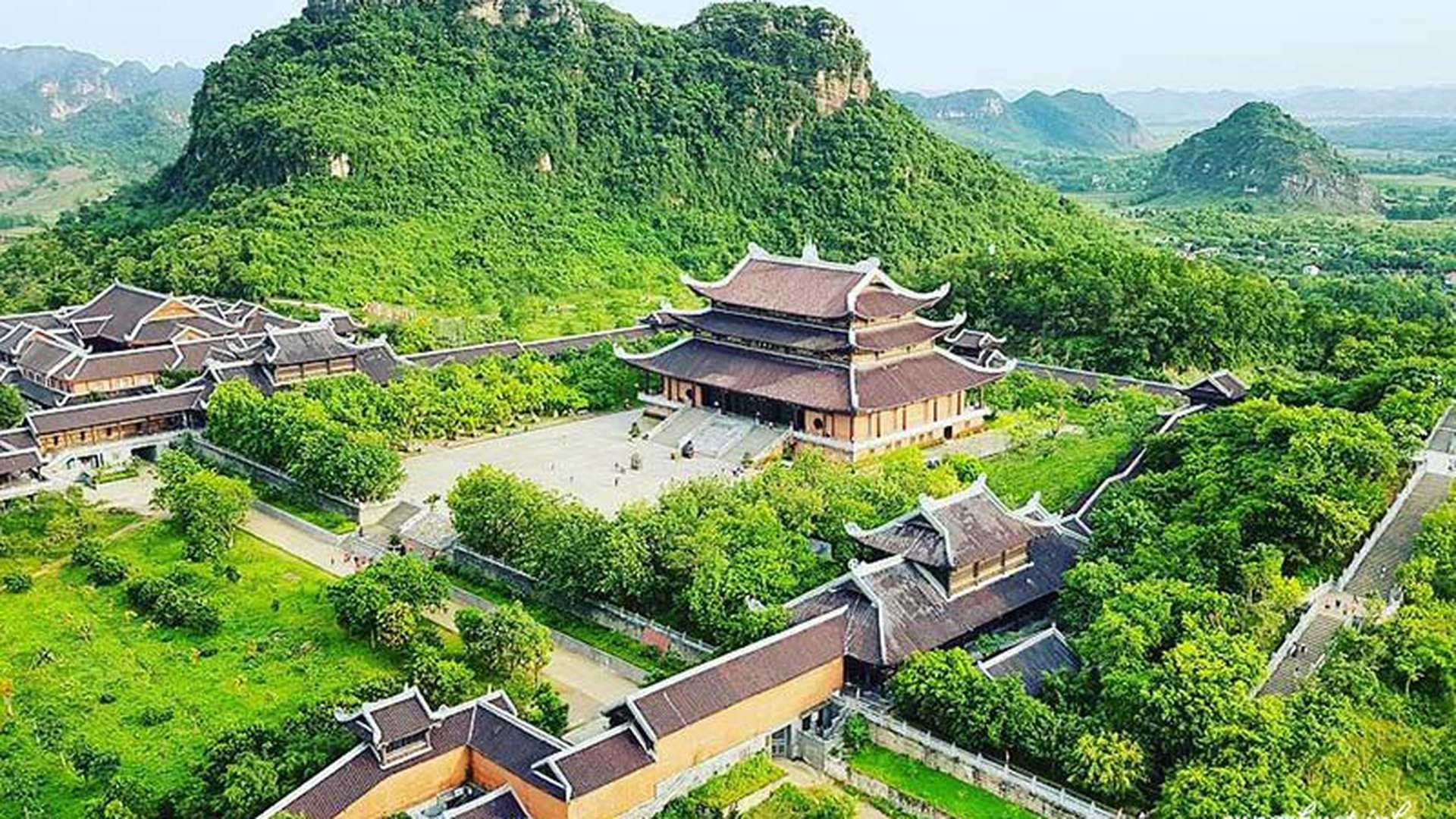 Tour 1 ngày Chùa Tam Chúc – Đầm Vân Long