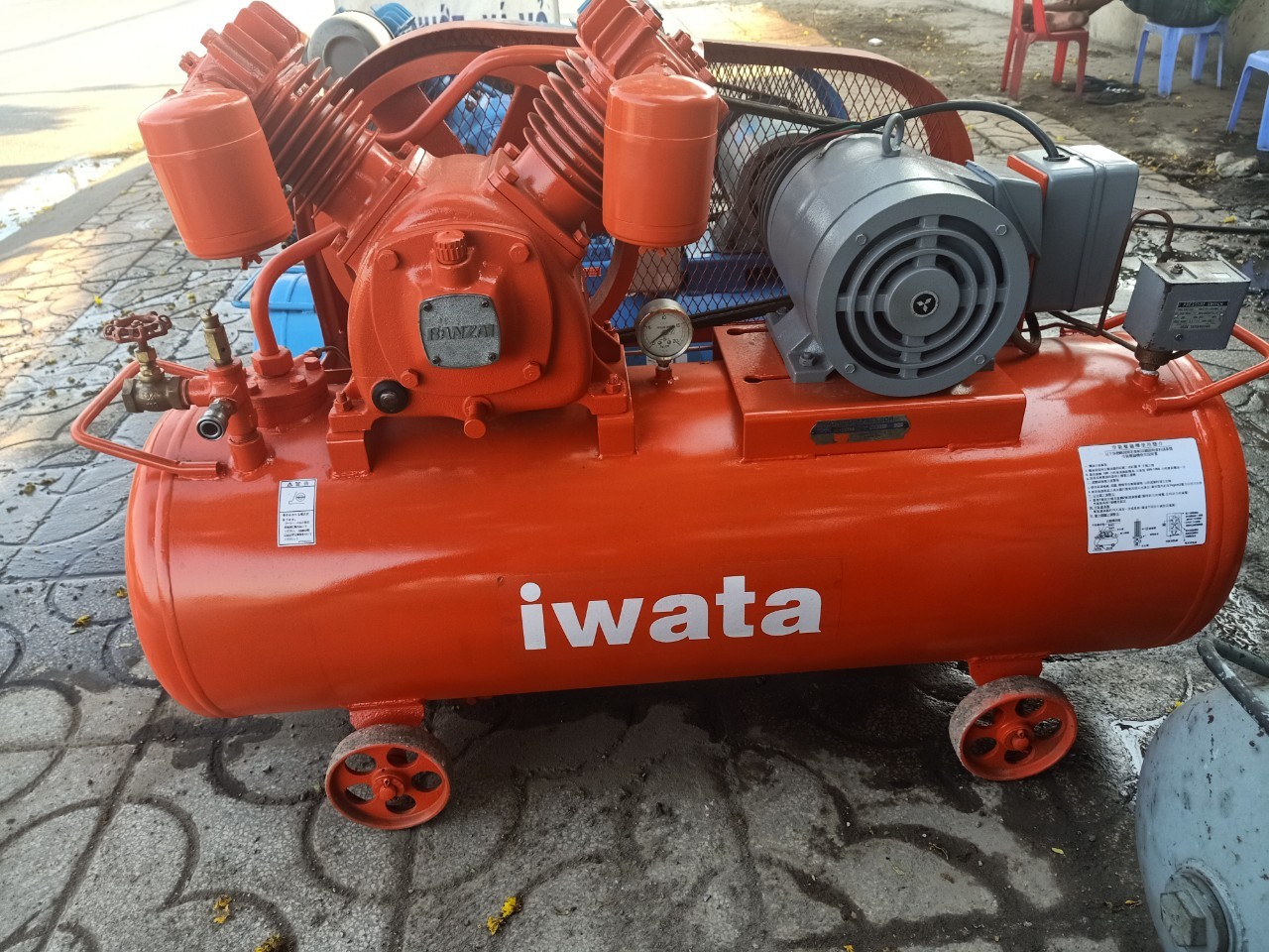 Máy nén khí Iwata có xuất xứ từ Nhật Bản