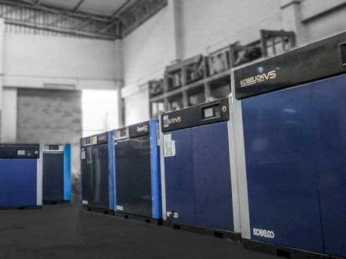 Máy nén khí Kobelco được lắp đặt trong nhà máy