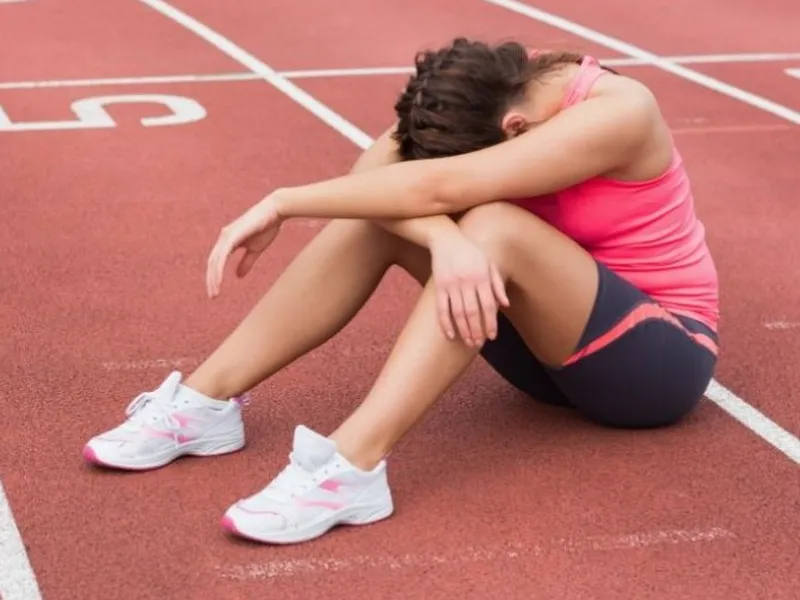 CHẤN ĐỘNG NÃO TRONG THỂ THAO: NGUYÊN NHÂN, TRIỆU CHỨNG VÀ CÁCH XỬ LÝ AN TOÀN