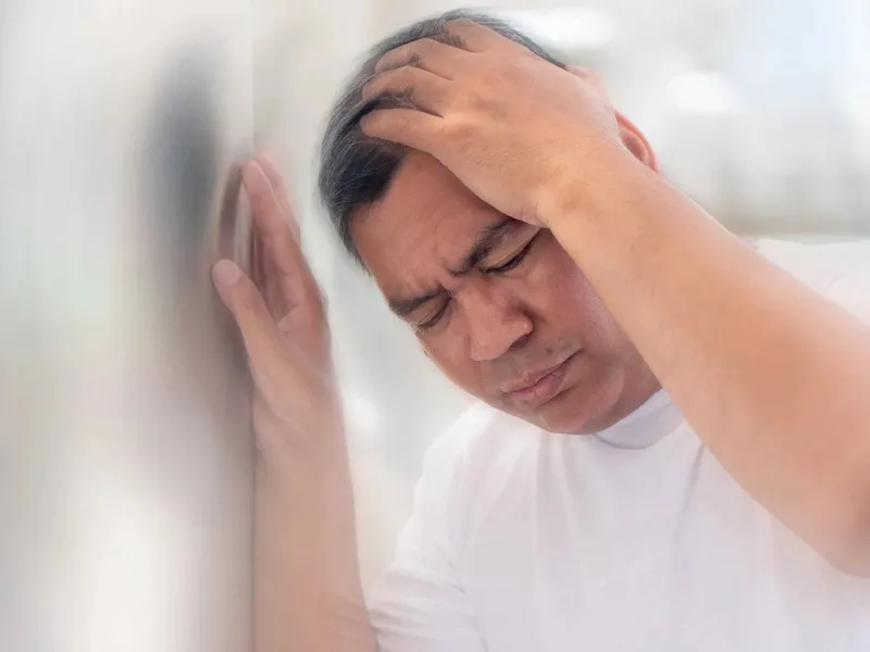 CHÓNG MẶT KHI THAY ĐỔI TƯ THẾ: NGUYÊN NHÂN, TRIỆU CHỨNG VÀ CÁCH XỬ TRÍ