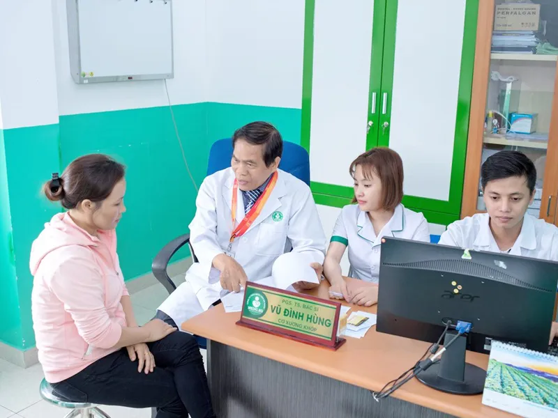 NHỮNG LƯU Ý KHI TIÊM CORTICOID VÀO KHỚP