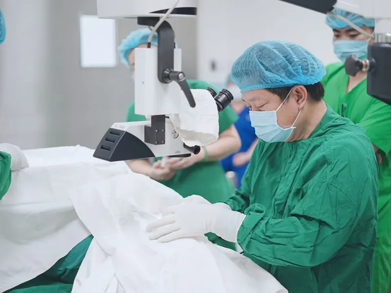 “HÀNH TRÌNH TÌM LẠI ÁNH SÁNG” CHO BỆNH NHÂN ĐỤC THỦY TINH THỂ TẠI MEDIC BÌNH DƯƠNG