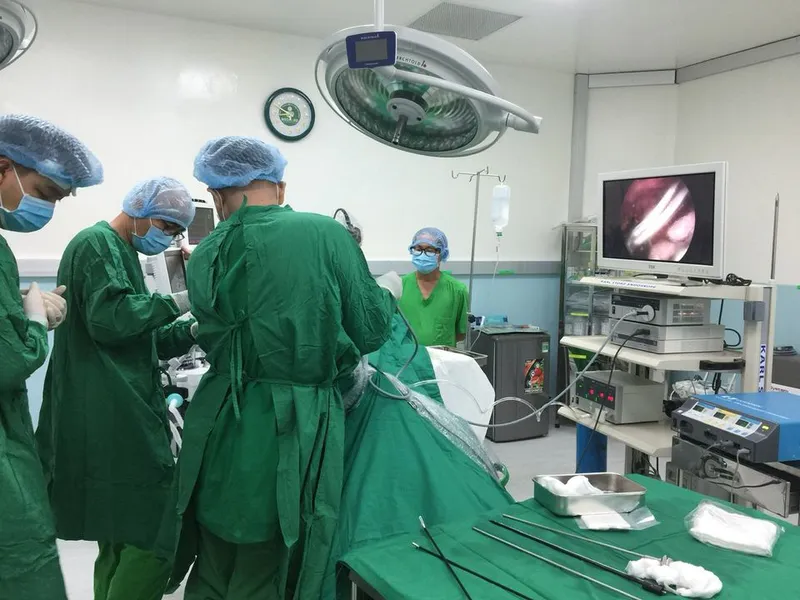 PHẪU THUẬT SỎI THẬN DẠNG SAN HÔ - HIẾM GẶP NHƯNG NGUY HIỂM