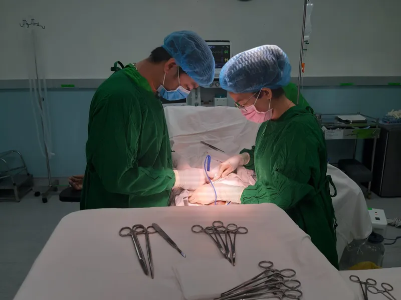 TRƯỜNG HỢP CẤP CỨU THOÁT VỊ BẸN NGHẸT