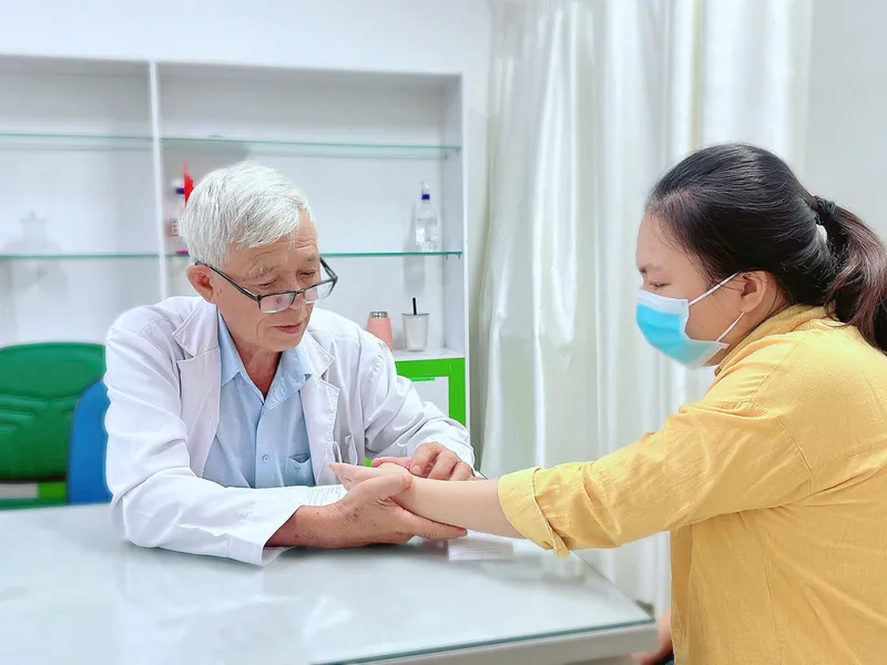 GÃY NGÓN TAY – CỨ TƯỞNG NHẸ NHƯNG CÓ THỂ ĐỂ LẠI DI CHỨNG
