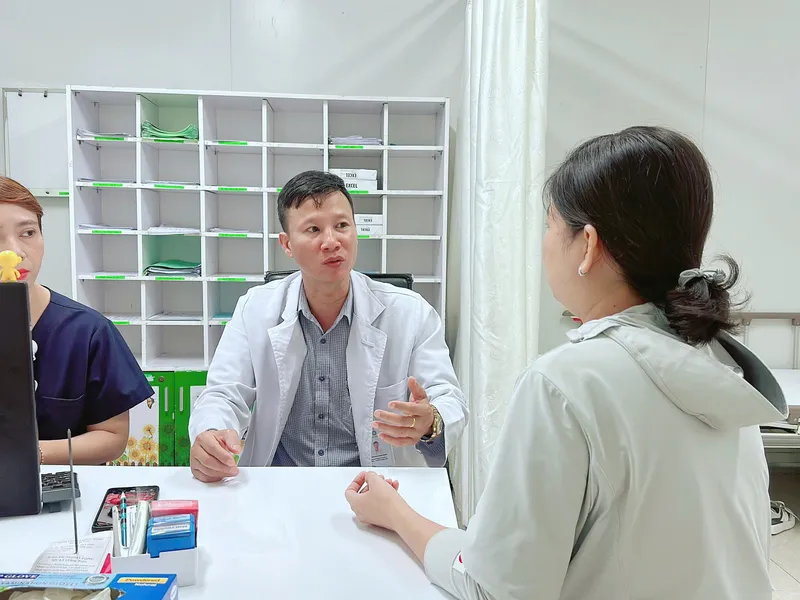 U MỠ DƯỚI DA – CỨ ĐỂ YÊN HAY CẦN CẮT BỎ?