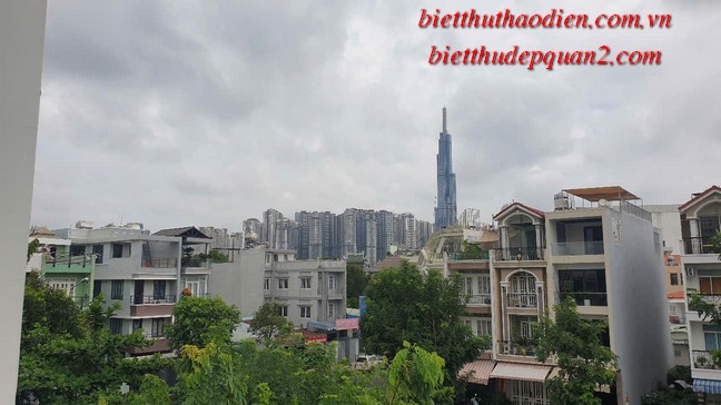 Nhìn LM 81 từ sân thượng