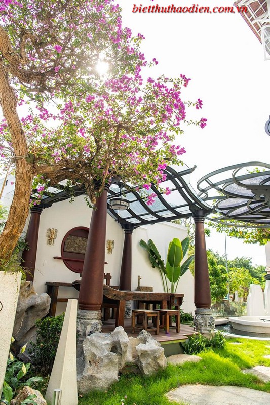 Vườn đẹp biệt thự phường thảo điền trong compound Vườn đẹp biệt thự phường thảo điền trong compound