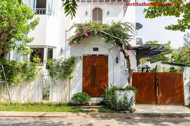 Mặt chính biệt thự phường thảo điền trong compound Mặt chính biệt thự phường thảo điền trong compound