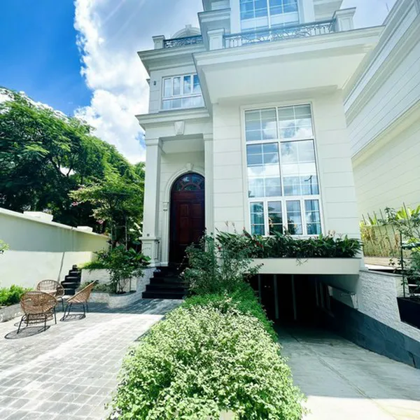 Bán biệt thự kingcrown hoàn thiện giá tốt (rẻ hơn thị trường 20 tỷ)