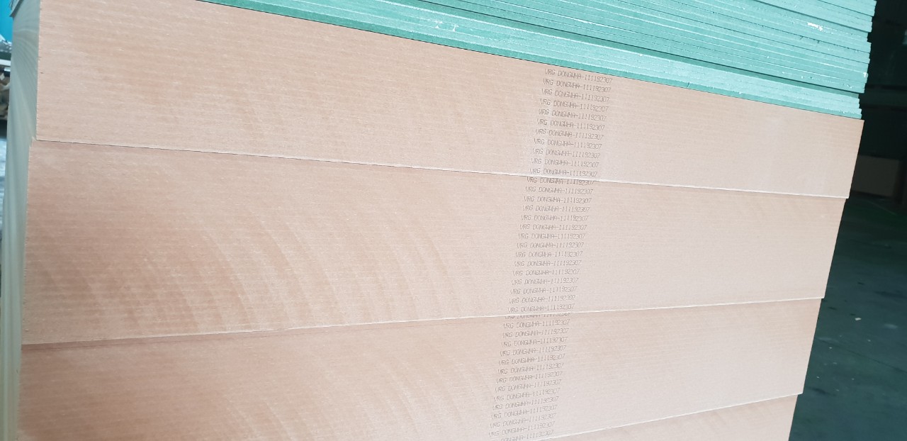 Gỗ MDF của nhà máy Dongwha. Gỗ MDF của nhà máy Dongwha.