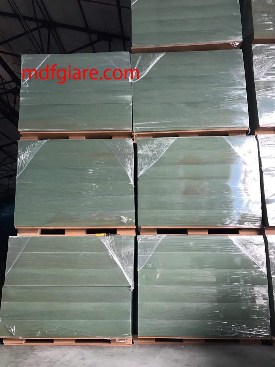 Gỗ MDF chống ẩm lõi xanh. Gỗ MDF chống ẩm lõi xanh.