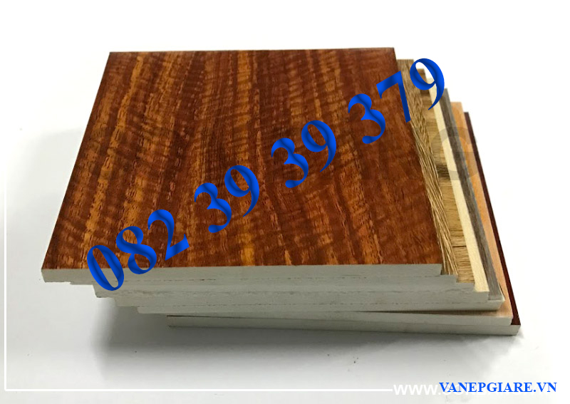 Tấm ván nhựa Pima phủ vân gỗ. Tấm ván nhựa Pima phủ vân gỗ.